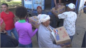 Gobierno entrega cajas navideñas en Dajabón