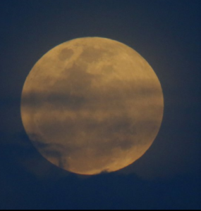 Espectáculo lunar: Primera superluna azul en 35 años