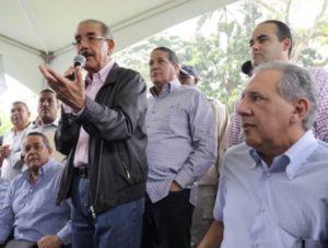 Presidente Medina promete ayuda a productores de Tamboril