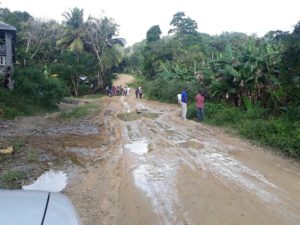 Denuncian mal estado de calles en sector Villegas de San Cristóbal 