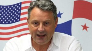 El embajador de EEUU en Panamá dimitió por desacuerdo con Trump, según CNN