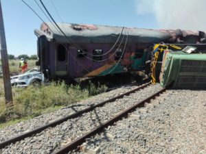 Al menos cuatro muertos en un accidente de tren en Sudáfrica