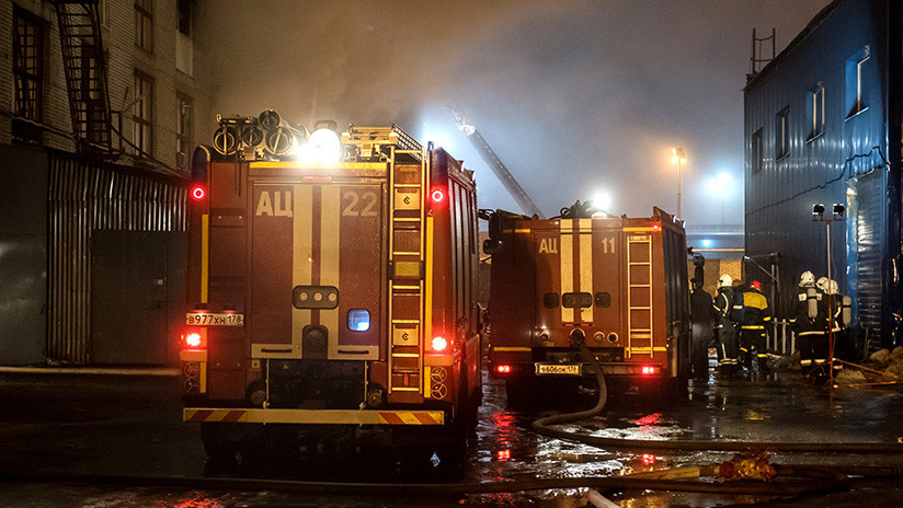 Incendio afecta el histórico edificio del Instituto Naval de San Petersburgo