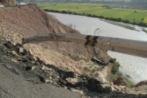 Aumentan a 44 muertos accidente de autobús en Perú