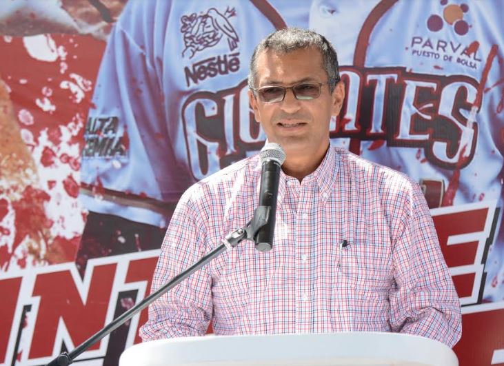 Ismael Cruz se va de la gerencia de los Gigantes del Cibao