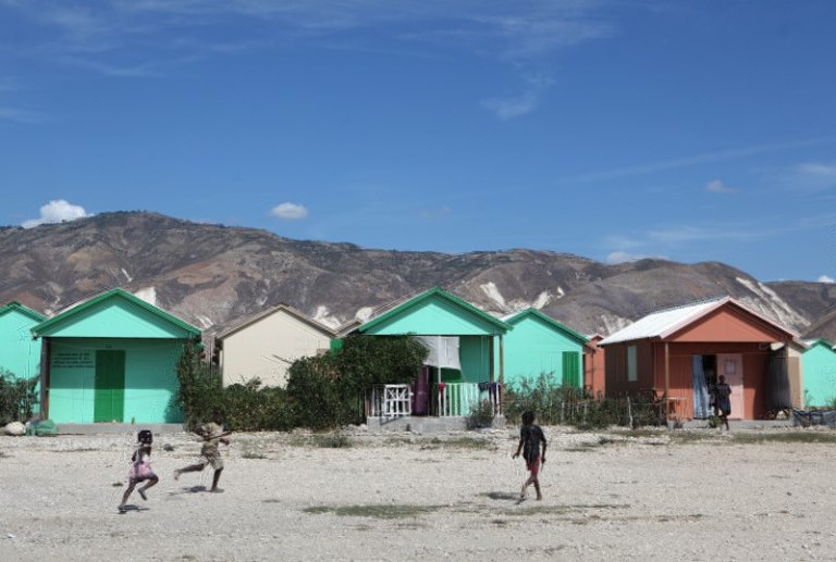 Directivos de Oxfam contrataron a prostitutas tras el terremoto de Haití