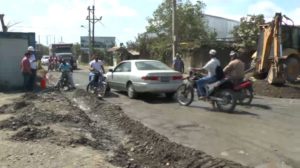 Tras corrección de avería, piden asfalto de carretera Cotuí-Villa La Mata