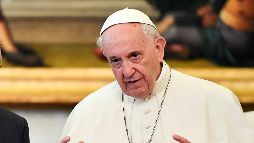 Papa Francisco reconoce "graves equivocaciones" en relación a casos de abuso en Chile