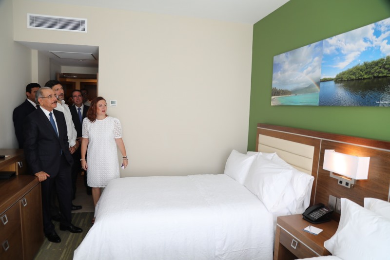 Presidente Danilo Medina asiste a inauguración de hotel en Boca Chica