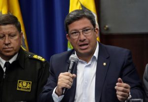 Ecuador: ministros de Interior y Defensa renuncian en medio de fuerte situación en la frontera