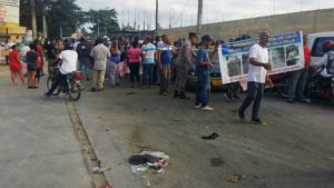 Protestan en Villa Mella en demanda del arreglo calles en localidad Los Arquéanos