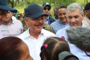Presidente Medina visita zona fronteriza para conocer proyectos plantas y crianza de animales  