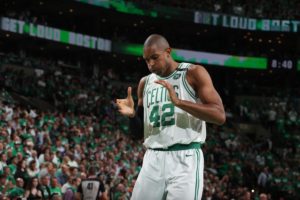 Celtics derrotan Cavaliers y se ponen a uno de llegar a final de la NBA