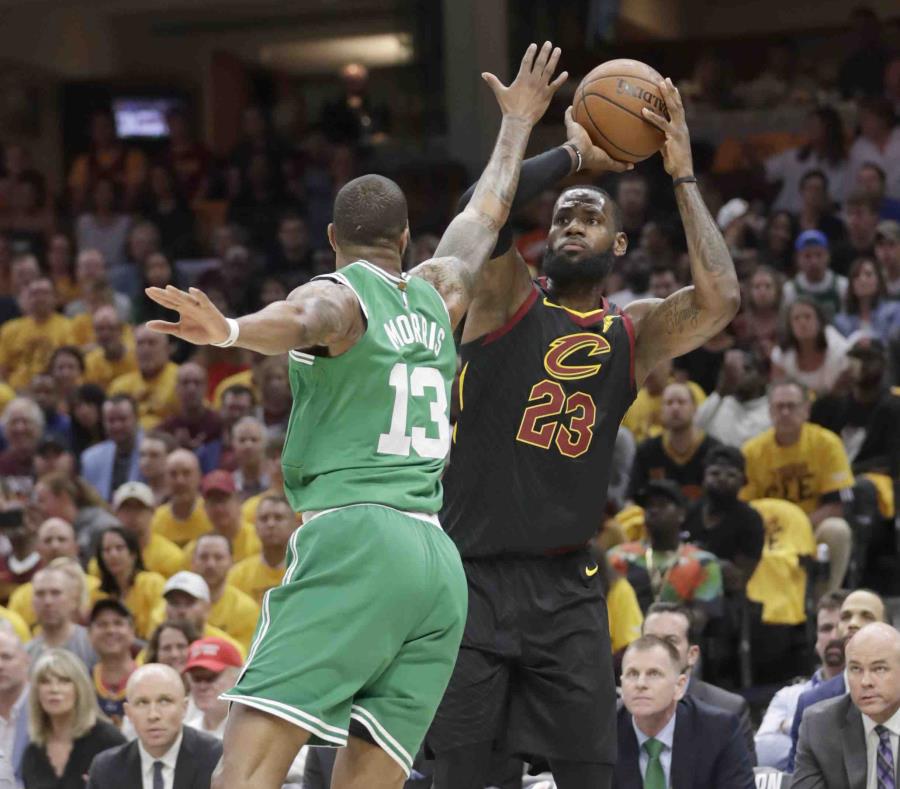 Cavaliers responden de manera arrolladora contra Celtics en tercer juego final