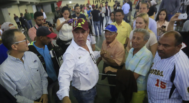 Opositores venezolanos denuncian coacción del voto