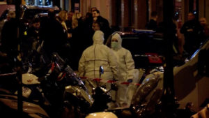 Policía francesa abre una investigación por terrorismo por el ataque con cuchillo en París