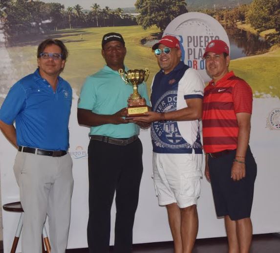 Julio Santos gana segunda copa Playa Dorada Golf 2018