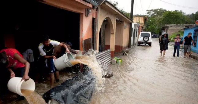 Más de 5.400 guatemaltecos afectados por el inicio de la temporada de lluvias