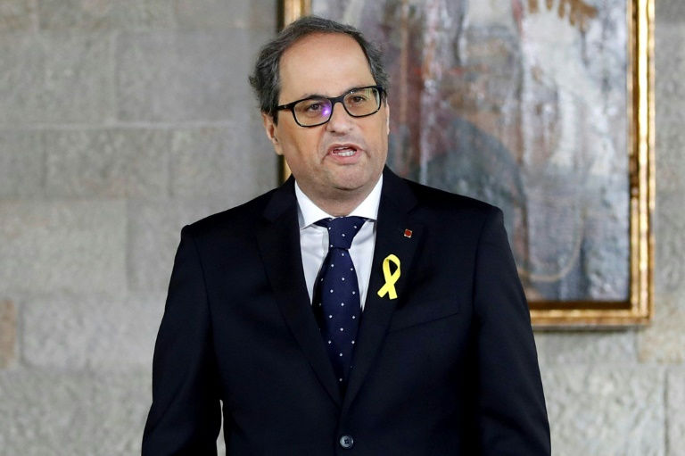 Presidente catalán nombra un gobierno que incluye a presos y exiliados