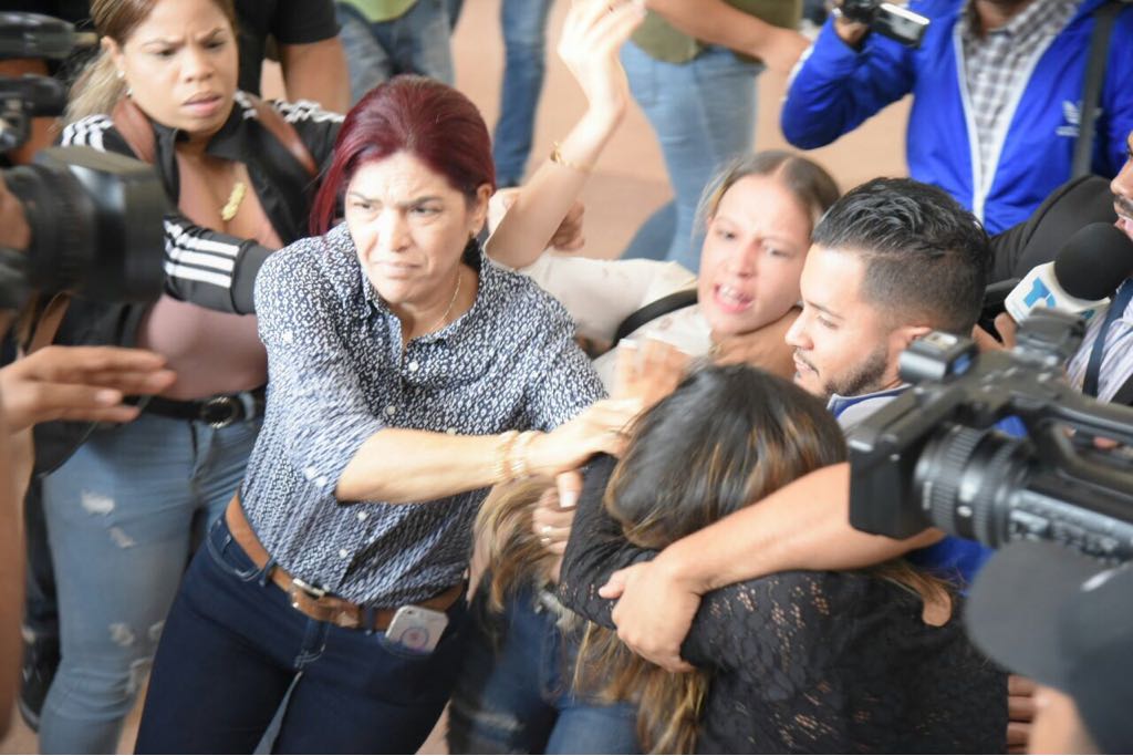 Agreden periodista de CDN en Santiago, Deyanira López