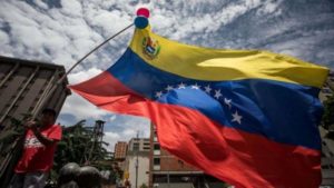 Venezolanos votan en medio de una profunda crisis
