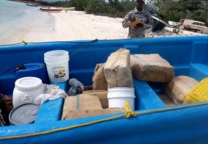Autoridades decomisan 351 kilos de presunta cocaína en Pedernales