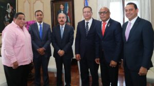 Presidente Medina recibe detalles de avances Dominicana Limpia