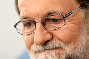 Rajoy anuncia que deja el liderazgo del conservador Partido Popular español