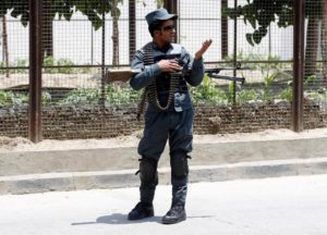 Mueren 19 policías en un ataque talibán en Afganistán