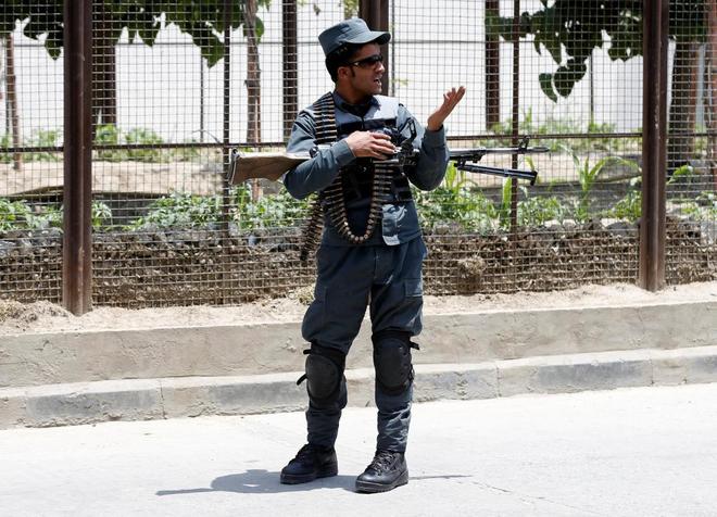 Mueren 19 policías en un ataque talibán en Afganistán