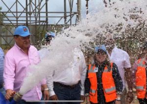 Gobierno pone en función primera fase tanque de agua potable Ciudad Juan Bosch