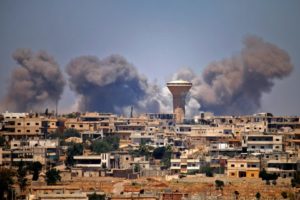 Rebeldes del sur de Siria volverán a negociar tras intensos bombardeos