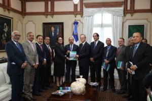 Presidente Medina aprueba el inicio del Plan Reordenamiento del Río Yaque del Norte