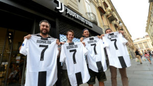 Juventus recupera en un día el 50% de inversión hecha en la compra de CR7 con venta de camisetas