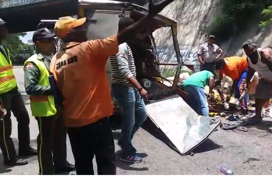 Un muerto y tres heridos por accidente de tránsito en San Cristóbal