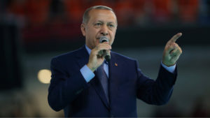 Erdogan pide congelar bienes en Turquía a dos ministros de EEUU