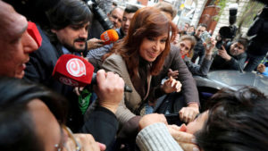 Cristina Kirchner recusa a juez que la investiga por presunta corrupción