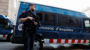 España: policía ultima hombre que irrumpió en una comisaría al grito de “Alá es grande