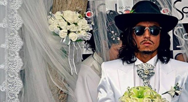 Actor peruano se casará con un árbol en el parque Colón de RD