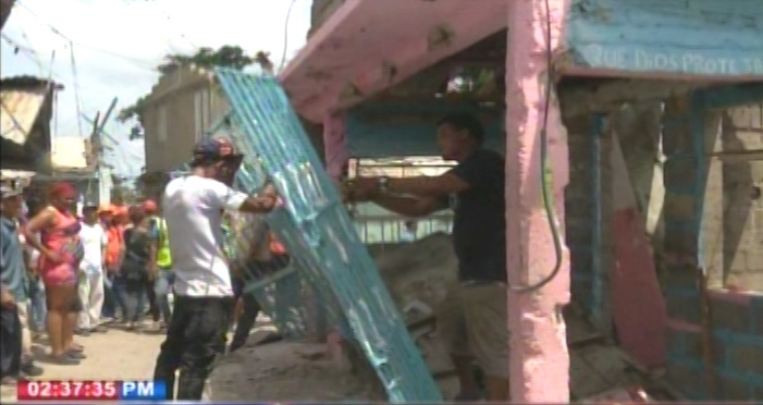 Inicia desalojo de familias del sector Domingo Savio en el DN