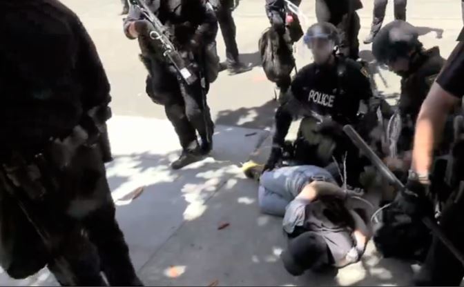 Al menos nueve detenidos durante dos marchas en California