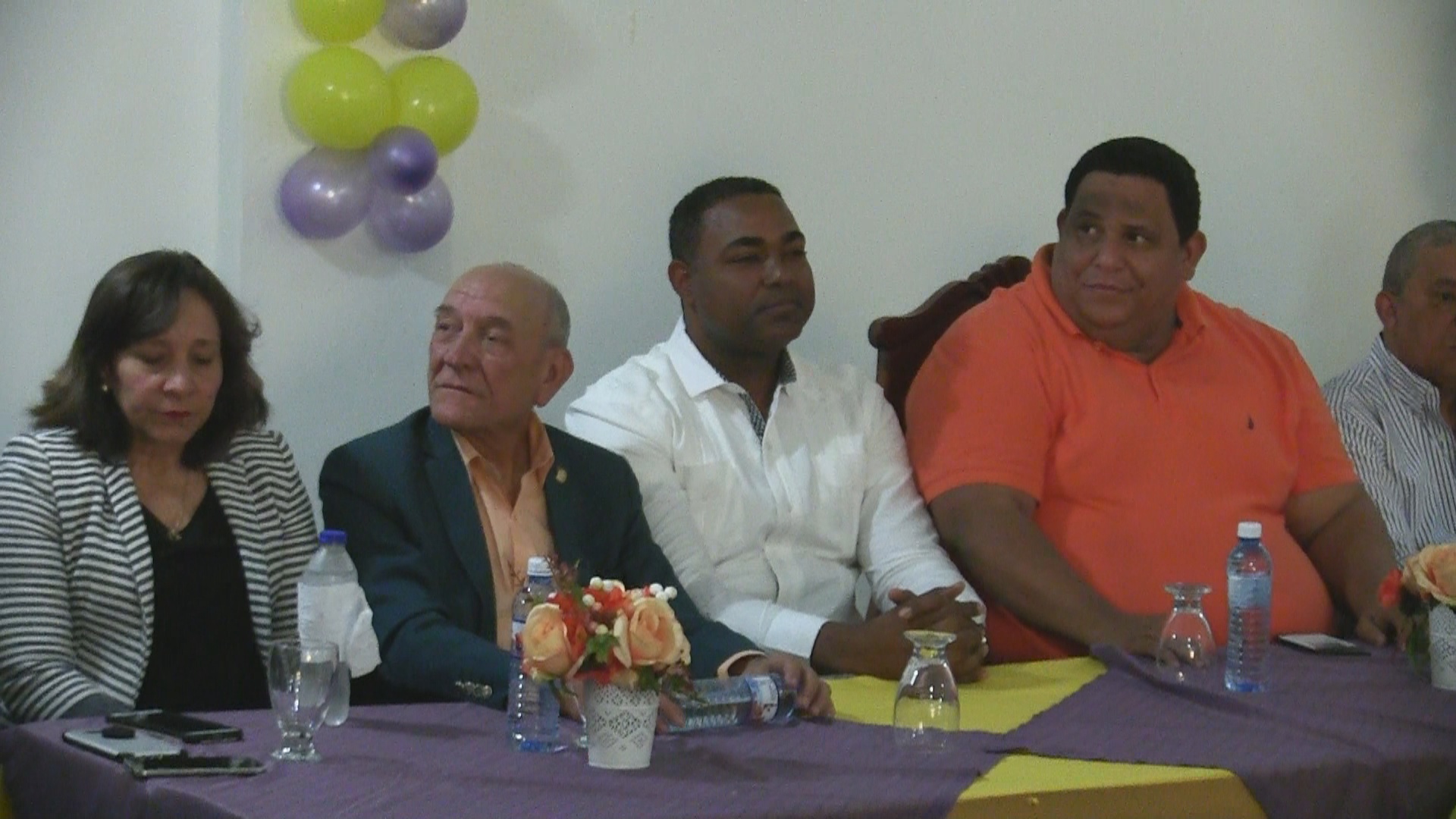 Dirigentes peledeístas en Azua opinan a favor y en contra sobre reelección DM