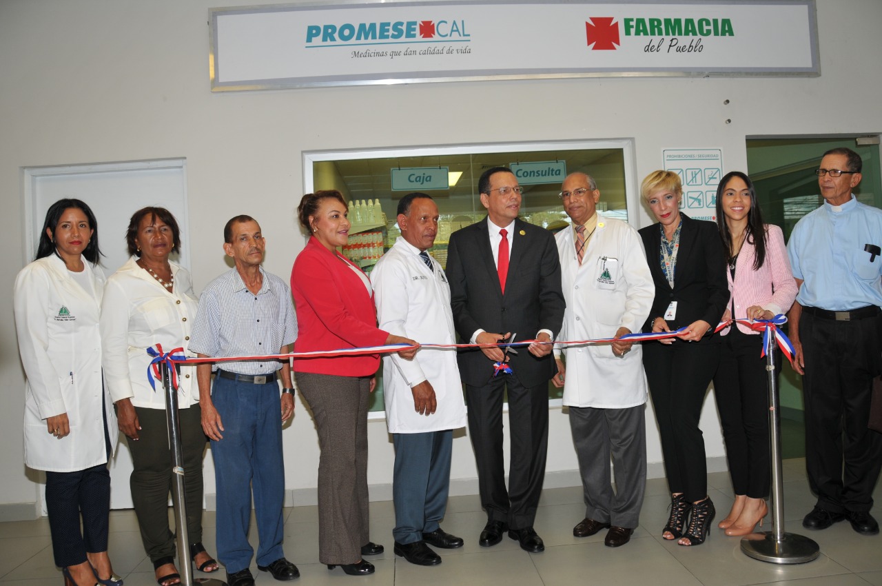 Inauguran Farmacia del Pueblo en el Hospital Marcelino Vélez Santana