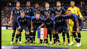 Francia celebra ante su público la segunda estrella