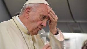 Papa acepta renuncia de obispo de EE.UU. en medio de escándalos