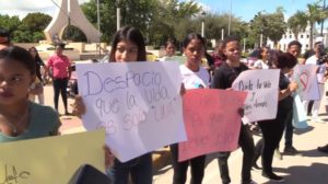 Jóvenes realizan caminata en San Juan para sensibilizar sobre accidentes de tránsito