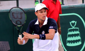 Bebo Hernández  se instala en  segunda ronda del Santo Domingo Open 2018