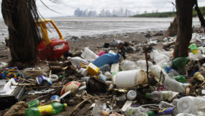 Confirman que los cuerpos de los humanos están contaminados con plástico