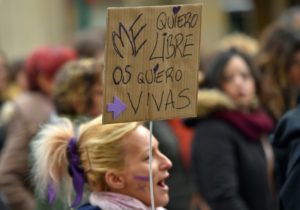 España: miles de personas se manifiestan contra la violencia género 