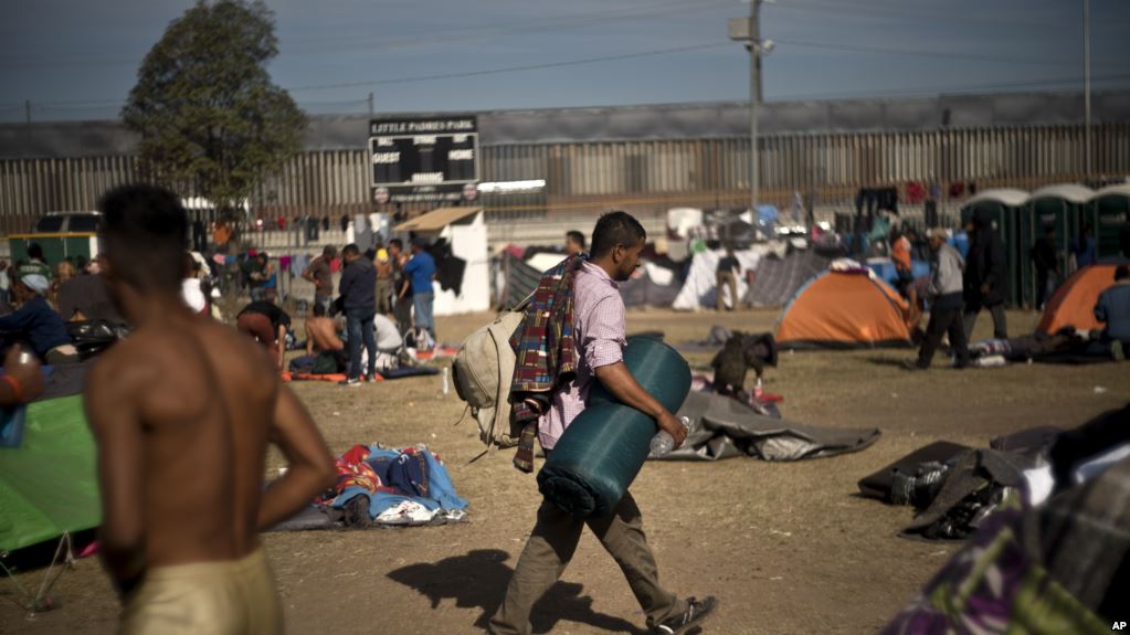 Trump amenaza con cerrar frontera con México por caravanas de migrantes